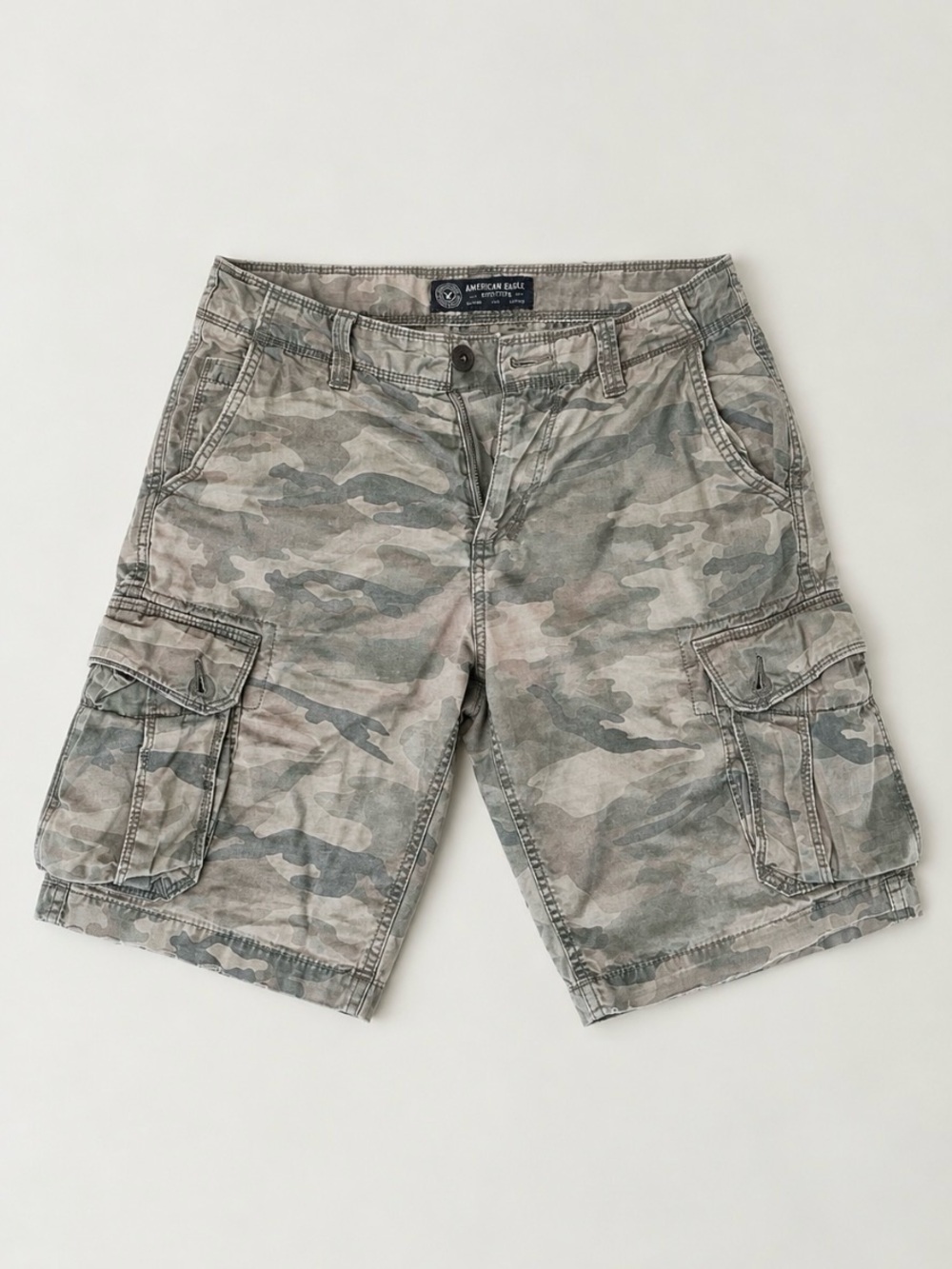 American Eagle Outfitters Men's Gray Camo Cargo Shorts